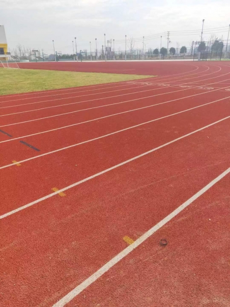 学校球场跑道